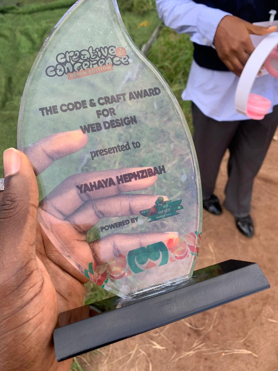 zee_zyne's tweet image. Won the code and craft award for web design at the creative conference 1.0 held on saturday at the University of Benin. I&apos;m really glad I could impress with my little designs. A great motivation to do better😊
#creativeconference
#WebDesign 
#uiuxdesign