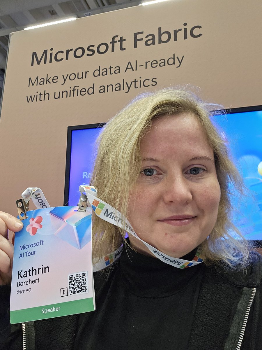 Got my badge and now let's set up a bit of #Fabric magic...