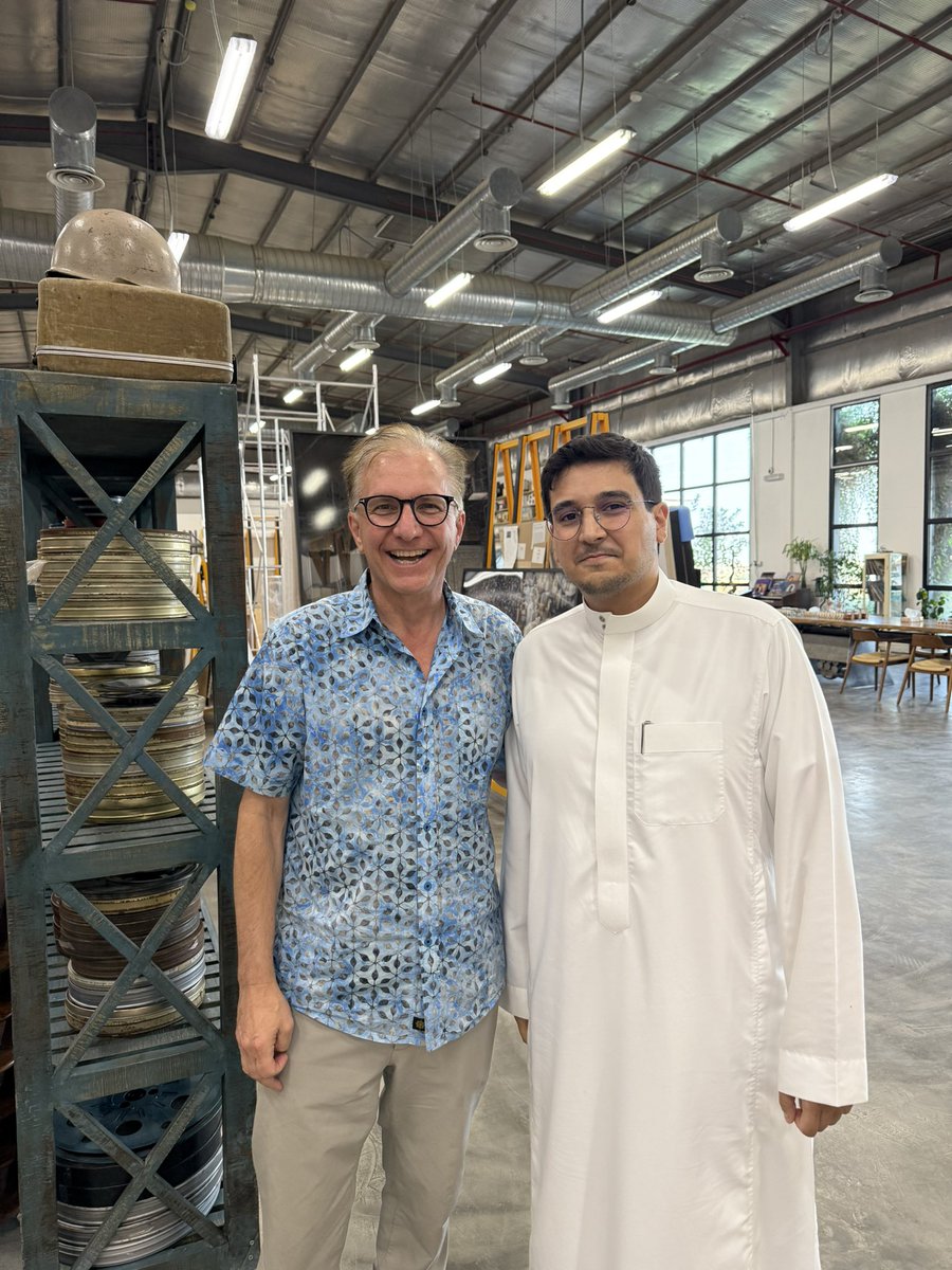 سعيد جداً بزيارة <a href="/gregjoz/">Greg Joswiak</a> ولقائنا اليوم في السعودية!

چوز هو نائب الرئيس للتسويق في آبل وتكلمنا عن قصة <a href="/getDrahim/">دراهم</a> وكيف كان تأثير آبل علينا ✨

متجر برامج آبل اظهر وسوّق دراهم اكثر من 10 مرات كأفضل تطبيق مالي وافضل تطبيق لليوم وتطبيقات مالية مهمة وغيرها 💙