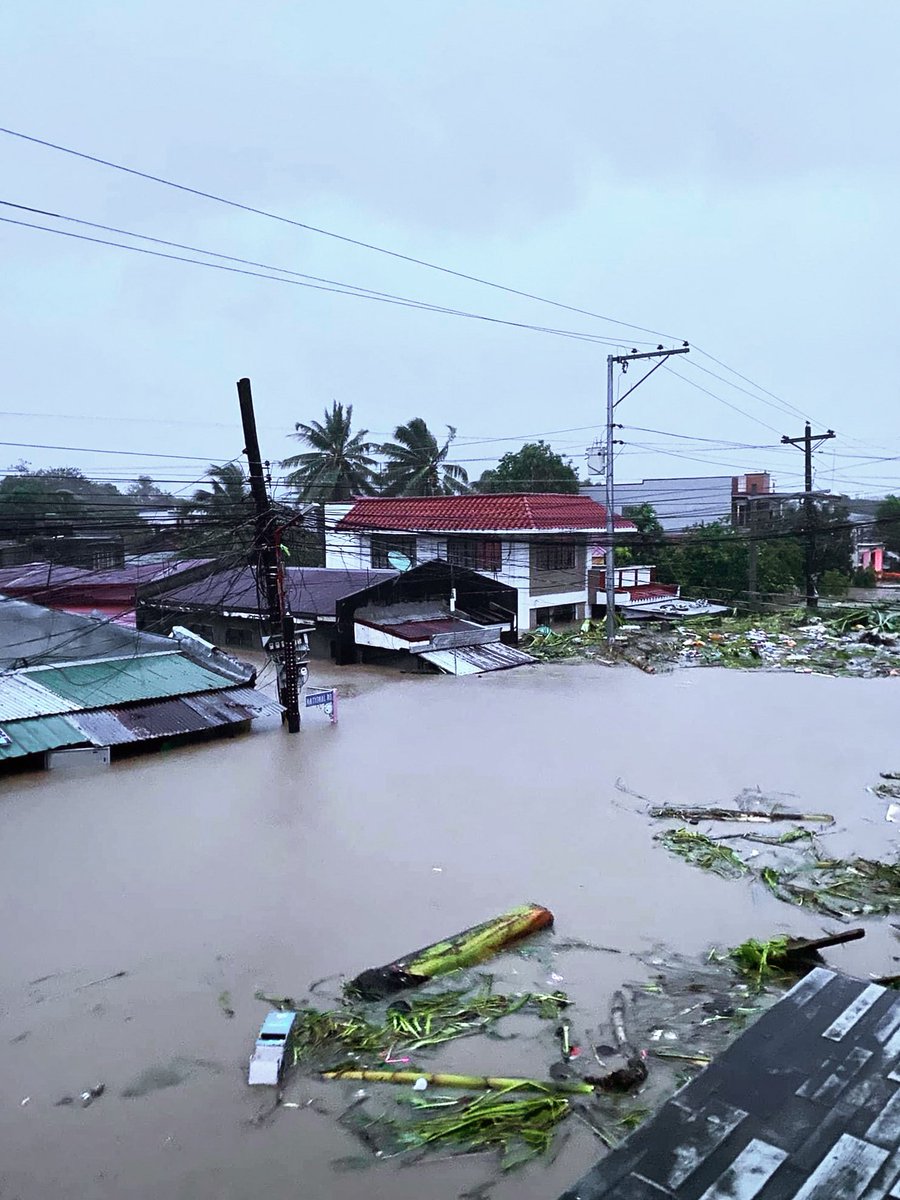 WeatherMonitors's tweet image. 🌊🇵🇭TROPICAL STORM KRISTINE WREAKS HAVOC

- Flooded houses and establishments in Bato, Camarines Sur
- Severe flooding hits Bicol region due to Tropical Storm Kristine

LOCATION:
Bicol Region, #Philippines

#KristinePH  #Bicol 

SOURCE: Ree Tabagan's Facebook page