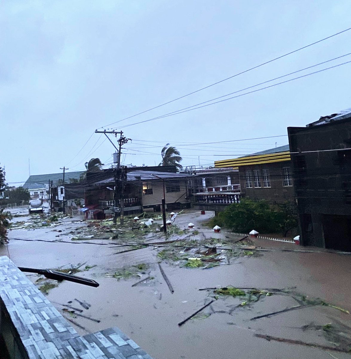 WeatherMonitors's tweet image. 🌊🇵🇭TROPICAL STORM KRISTINE WREAKS HAVOC

- Flooded houses and establishments in Bato, Camarines Sur
- Severe flooding hits Bicol region due to Tropical Storm Kristine

LOCATION:
Bicol Region, #Philippines

#KristinePH  #Bicol 

SOURCE: Ree Tabagan's Facebook page