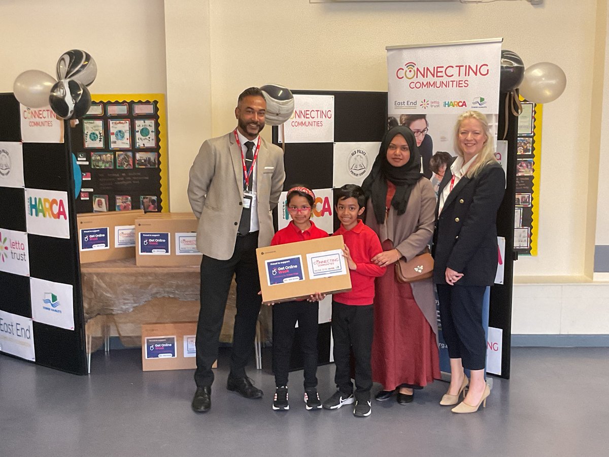 TowerHamletsNow's tweet photo. Last week we joined @EastEnd_CF to donate laptops to pupils as part of our partnership Connecting Communities project to help tackle the digital divide 👩🏾‍💻 

Total devices donated to families in Tower Hamlets is now 711 👏🏽 

@AbdulW07 @LETTA_Trust @HarcaPoplar @CommunityFibre https://t.co/B0k6LEzlmH