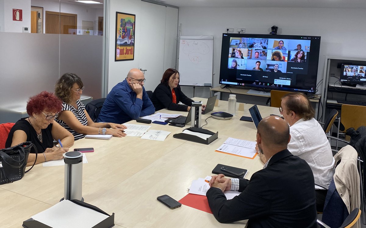 AcordCiutada's tweet photo. 🚀 Ahir es va celebrar una nova reunió del #FòrumSocialMetropolità, on es va fer balanç dels grups de Treball i la Xarxa Metropolitana d’Inclusió Residencial #XMIR, destacant el nou grup d’Infància Metropolitana 🧒 i es van compartir assoliments dels projectes d’inclusió 💪 https://t.co/QKK2iWfdTE