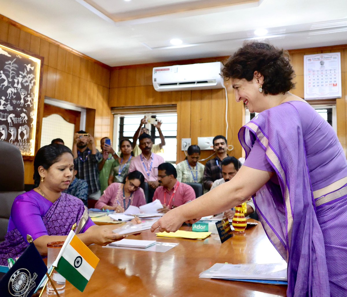 DeependerSHooda's tweet photo. कांग्रेस महासचिव बड़ी बहन श्रीमती @priyankagandhi जी को वायनाड लोकसभा क्षेत्र से बतौर कांग्रेस प्रत्याशी अपना नामांकन दाखिल करने पर ढेरों शुभकामनाएं।

प्रजातंत्र में आम लोगों का प्रतिनिधित्व कर उनकी उम्मीदों को पूरा करने का बड़ा दायित्व निभाने के लिए सक्रिय लोकतांत्रिक प्रणाली में आपके शामिल होने से हम सभी कांग्रेसजनों में जोश और ऊर्जा का संचार हो गया है। 

अन्याय के खिलाफ न्याय की इस लड़ाई में जीत की अग्रिम बधाई।