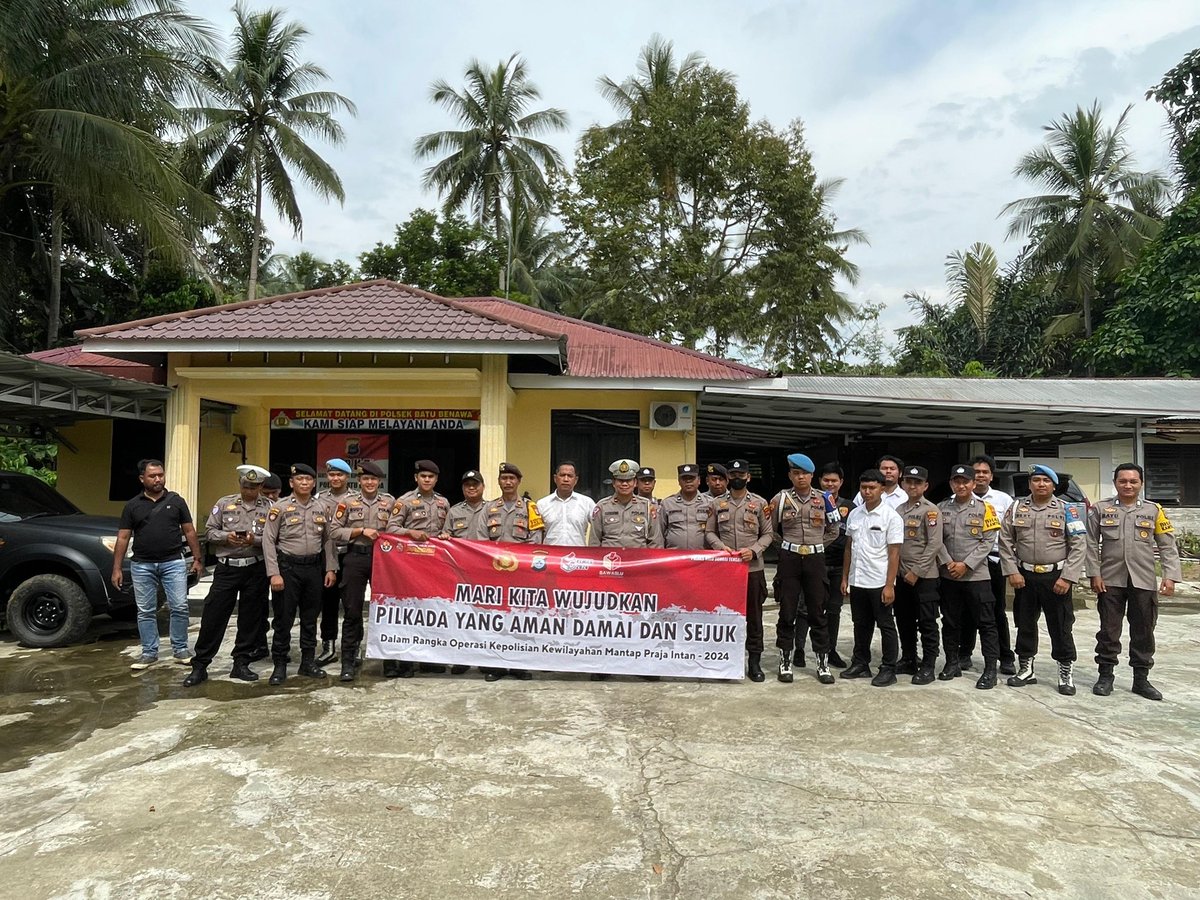 polreshst's tweet photo. Anggota Polres HST melaksanakan Patroli Sambang dalam rangka operasi mantap praja intan 2024

#divisihumaspolri 
#divisihumas 
#humaspolreshst https://t.co/sQ6lDvZB4f
