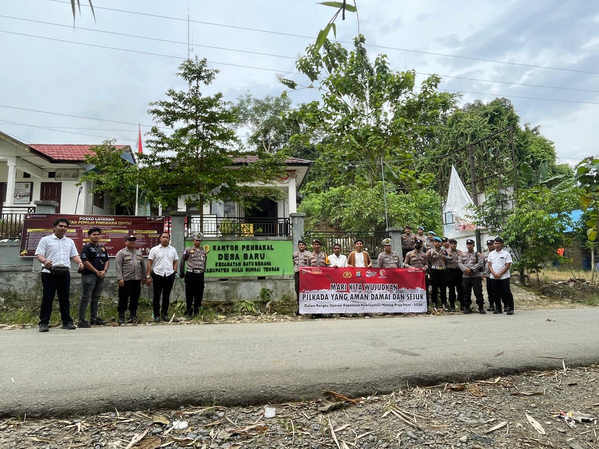polreshst's tweet photo. Anggota Polres HST melaksanakan Patroli Sambang dalam rangka operasi mantap praja intan 2024

#divisihumaspolri 
#divisihumas 
#humaspolreshst https://t.co/sQ6lDvZB4f