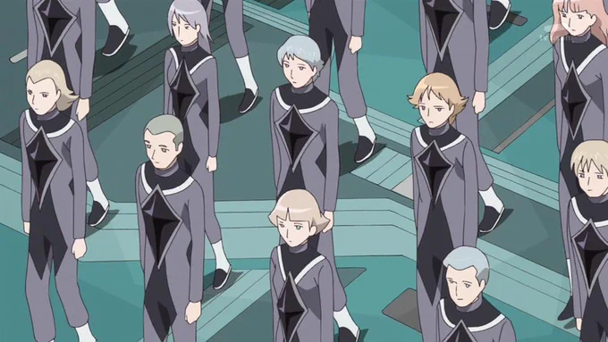 #完全に一致ではないのだが何となく似ている管理国家ラビリンスと惑星ランプレート 