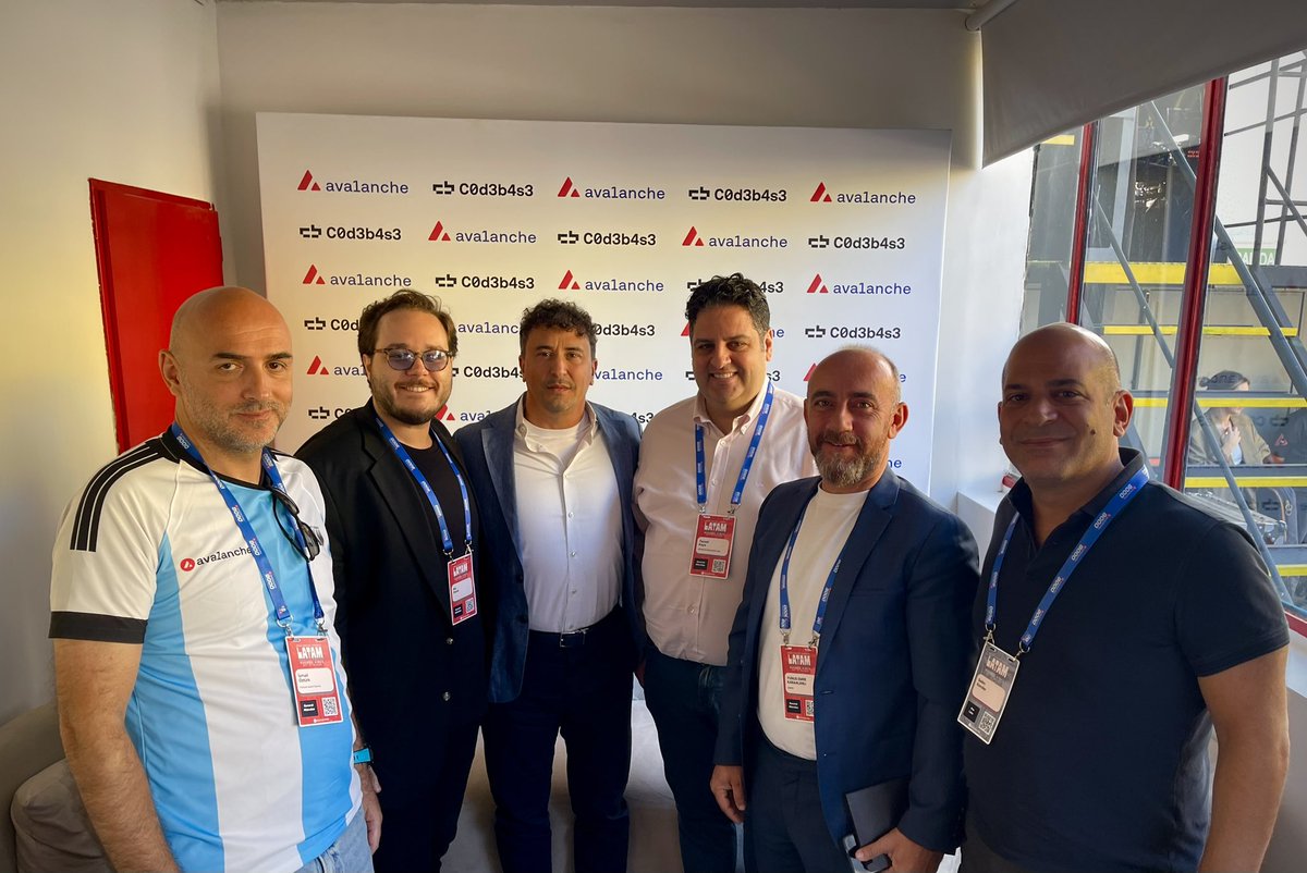 Thanks Argentine and Avalanche for everything.
It was a great pleasure to have meeting with <a href="/el33th4xor/">Emin Gün Sirer🔺⚔️</a> at Avalanche Summit Buenos Aires. <a href="/ShipexToken/">ShipexToken</a>