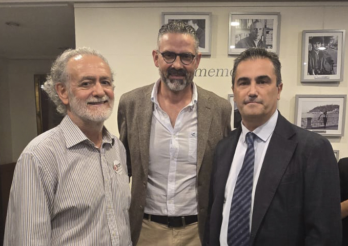 El vicepresidente de <a href="/InfoCnae/">Confederación Nacional de Autoescuelas</a> Emilio Fernández ha asistido al XIX Foro contra la Violencia Vial <a href="/stopaccidentes/">Stop Accidentes</a> «Los medios de comunicación y el tratamiento de los siniestros viales» 👉que se celebra hoy en Madrid

📷