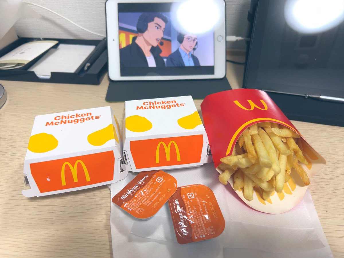417akr's tweet photo. ホテル3日目。
今日は夜マック〜🍟 https://t.co/hGkjXdlkeb