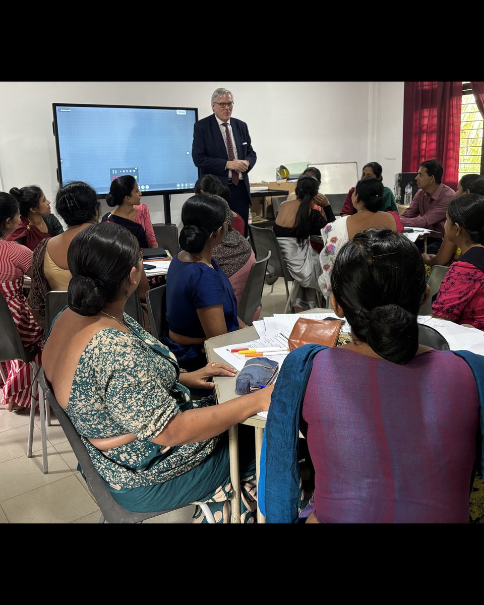 lkBritish's tweet image. We facilitated a visit: British High Commissioner HE Andrew Patrick to Kurunegala Regional English Language Support Centre (RESC). He joined in a teacher training session, led by Provincial Coordinator Himadari Jayasinghe.   
#EnglishProgrammes