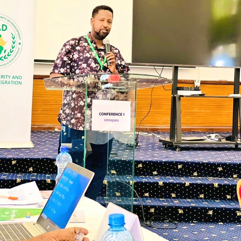 RACIDA_Ngo's tweet image. RACIDA joined partners and government officials from Kenya🇰🇪, Somalia🇸🇴, and Ethiopia🇪🇹, in an @IGADHealthS workshop to align efforts under the #HanaanoProgramme funded by @Irish_Aid implemented in partnership with @Concern Pastoralist Concern and @LifelineGedo

Key discussions:…