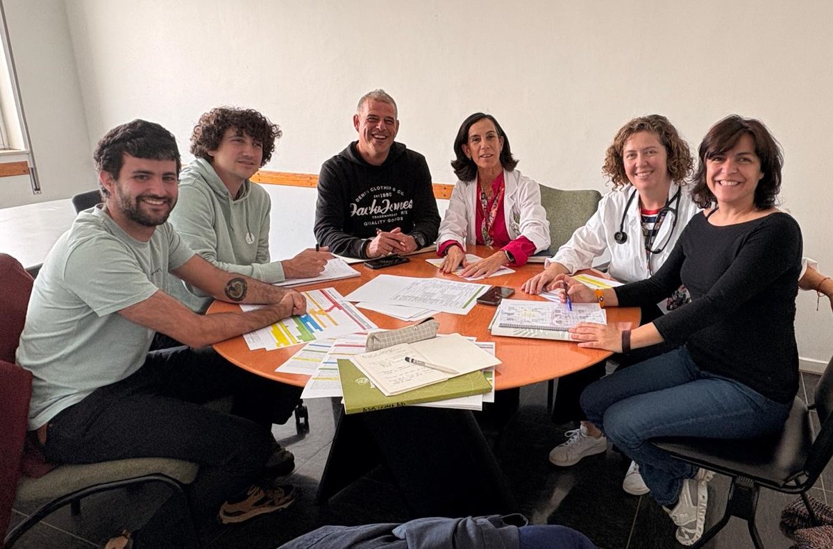 0Bibos6's tweet photo. Ilusionante puesta en marcha de nuestro nuevo proyecto #ProgramaInnova.Trabajamos con la unidad de #pediatría del #HospitalUniversitariodeNavarra en los programas piloto con pacientes crónicos y su entorno.@0Bibos6 @foresna @GureSustraiak #basartea @FundCajaNavarra  @FundlaCaixa https://t.co/qeBEP2mlzF