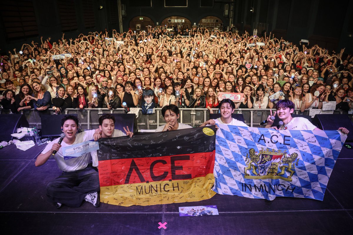 official_ACE7's tweet photo. [📷]

241022
A.C.E 2024 LATAM AND EUROPE TOUR
in MUNICH🇩🇪

Servus Minga CHOICE! 
Es war wundervoll euch zu sehen! Bis bald!❤️

#ACE #에이스
#ACE_LATAM_AND_EUROPE_TOUR
#REWIND_US
#ACEinMUNICH https://t.co/yIRThy5Bxx