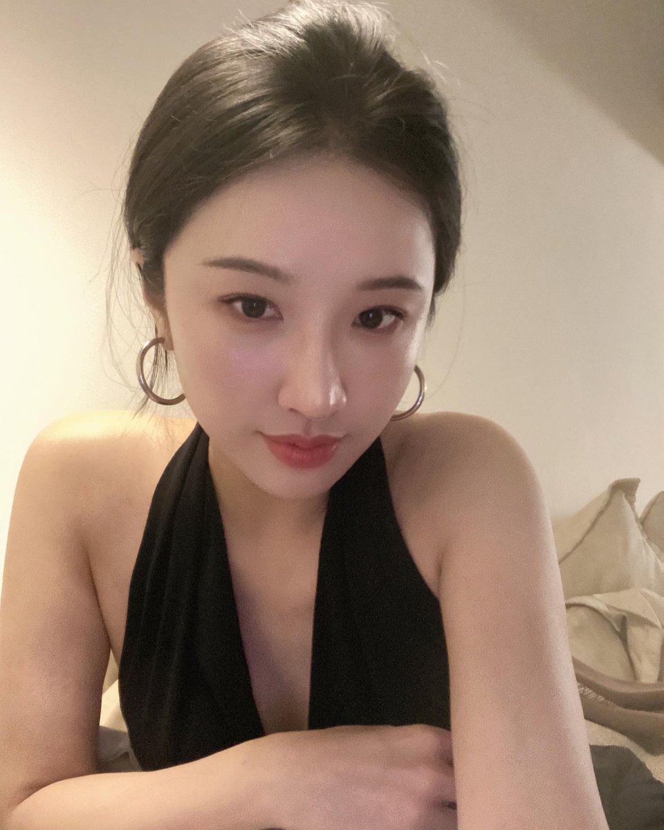 Acquaintance requires certain common interests and ambitions