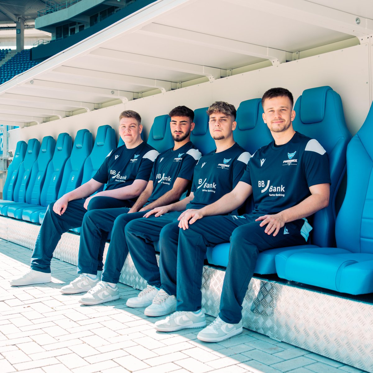 Karlsruher SC (@karlsruhersc) on Twitter photo <a href="/PHIRONIX_eSport/">PHIRONIX eSports</a> startet heute in die neue VBL-Saison! 🎮
Wer der Gegner ist und was für Änderungen in der kommenden Spielzeit auf euch zukommen, könnt ihr hier nachlesen ➡️ s.ksc.de/67c
#KSCmeineHeimat #VBL <a href="/PHIRONIX_eSport/">PHIRONIX eSports</a> startet heute in die neue VBL-Saison! 🎮
Wer der Gegner ist und was für Änderungen in der kommenden Spielzeit auf euch zukommen, könnt ihr hier nachlesen ➡️ s.ksc.de/67c
#KSCmeineHeimat #VBL