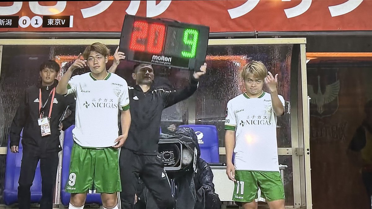 ヤベッチFC tweet media