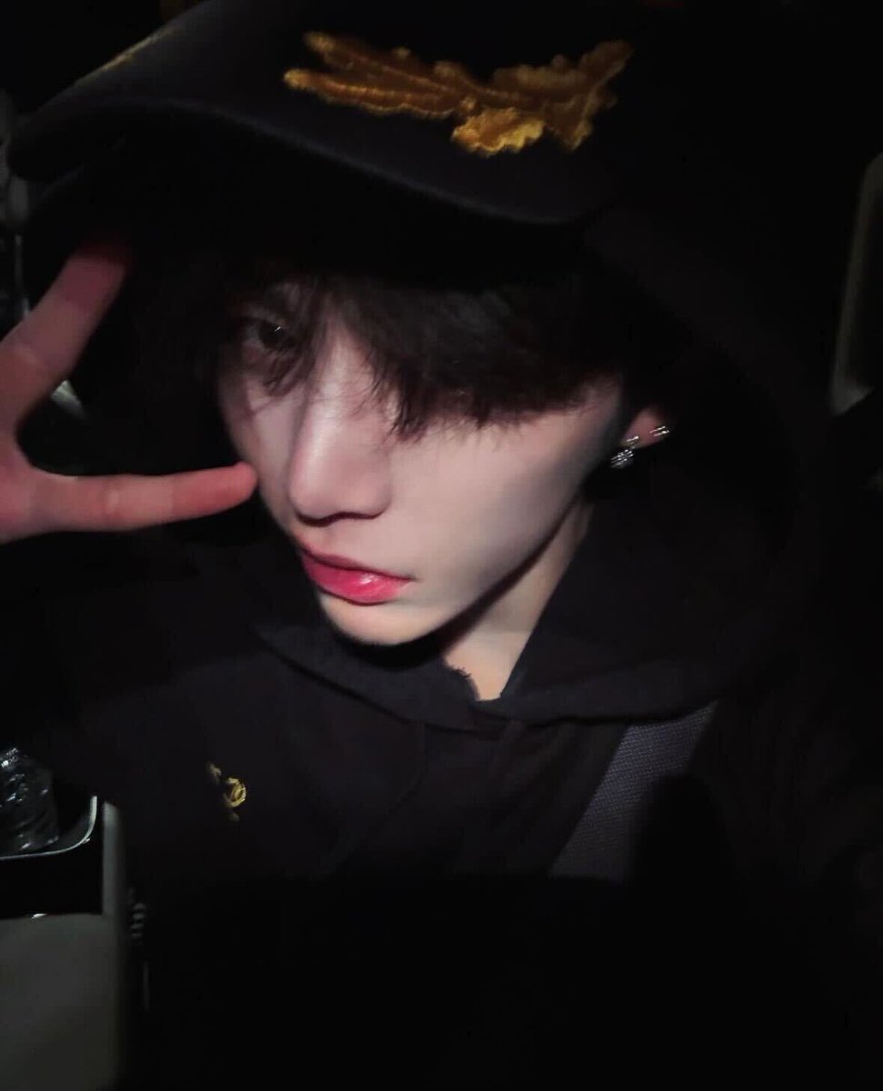 sanders. (@ausnders) on Twitter photo 