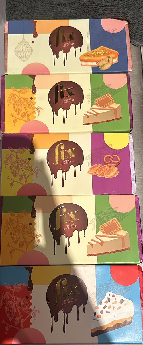 cheettahlee's tweet image. AKU DIKASIH COKLAT DUBAI SAMA COWOKU😭😭😭 maww nangiss…