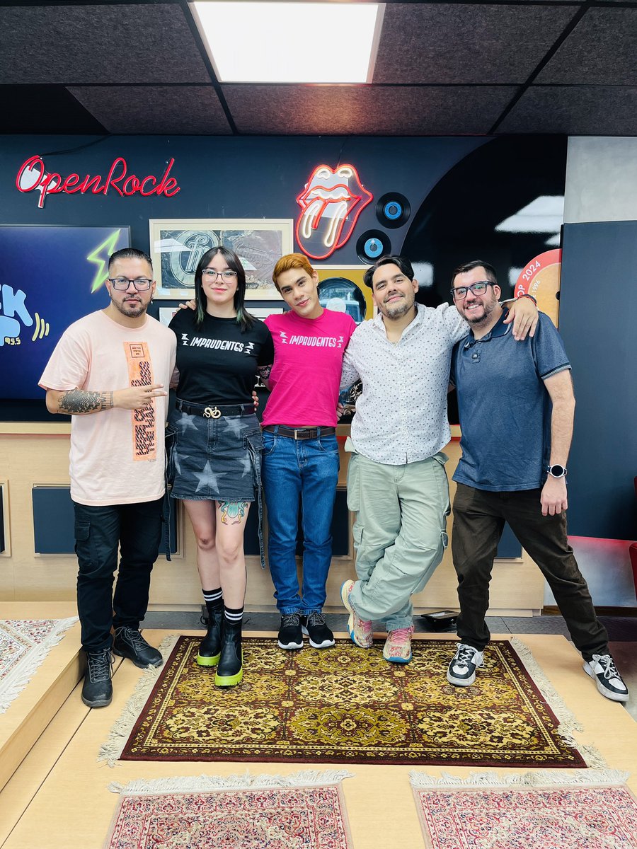 rockandpop955's tweet image. 🔥 ¿POR QUÉ TAN TEMPRANO? 😎
 
@bluemonkeypops + @pianitopy + #FaniCantero + #Guaraniaaa 

¡#PQTT 🌞con @popespinzi 🕶️ y @soypianito 🎹de Lunes a Viernes de 6hs a 9hs a buen volumen en la 95.5FM 📡 #RockandPop 📻! 

Whatsapp 0984955000 📲
rockandpop.com.py 🌍…