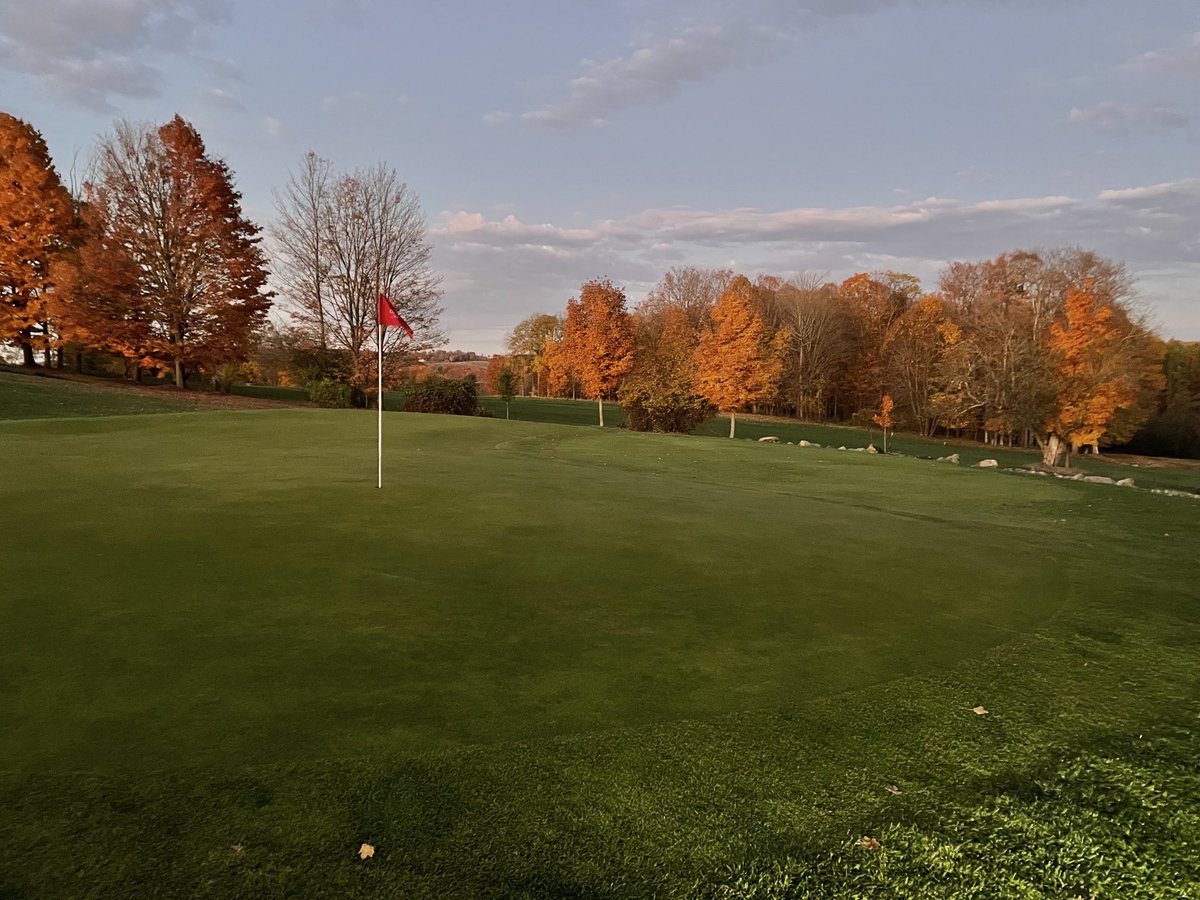 TheCrestKeeper's tweet photo. #PeakColor #FallGolf https://t.co/rNAl8JQuvu