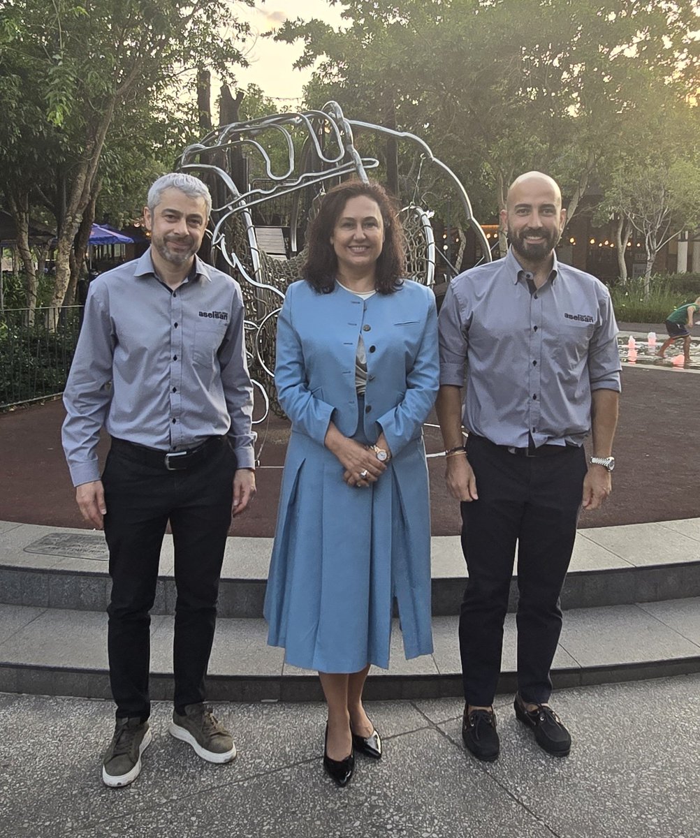 TC_PretoryaBE's tweet photo. We bid farewell to Mr. Mehmet Aydın, outgoing Managing Director of ASELSAN SA while welcoming  Mr. Özgür Çil, the new MD. Thank you Mr. Aydın for all the hard work during your term. Wishing Mr. Çil success in making defense industry btw 🇹🇷 and 🇿🇦 grow stronger. @aselsan https://t.co/63ciKsXhuC
