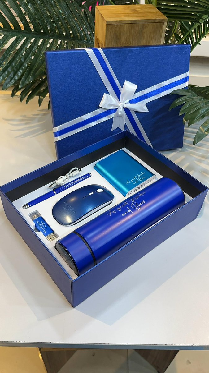 thefancygifts's tweet photo. Custom gift order💙 
Just completed a 5-in-1 gift set for a returning client. Personalize yours by visiting our website and adding your desired message, name, or initials to the items. Order now https://t.co/dhLM8wYbh7