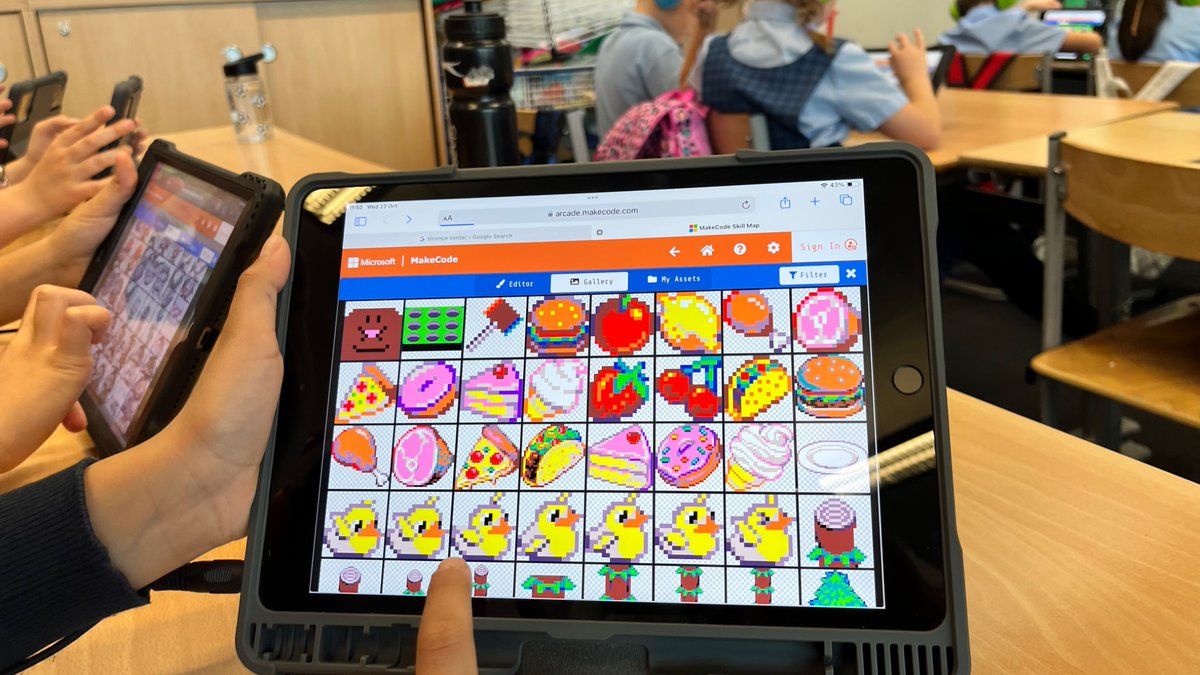 StBernardsPS's tweet image. 🚀⭐️ Today for #EUCodeWeek P4b started their own Whack-a-mole arcade game project using @MSMakeCode   Fun creativity and challenge👨💻with collaboration to make sure the games work properly! 👏 @CodeWeekEU @DL_for_All
