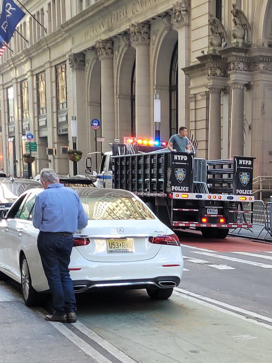 placardabuse's tweet photo. How in the world did the @NYPDnews let a NJ driver park their Mercedes illegally in the bicycle lane and the crosswalk on Broadway?

Can't they even bother to pretend to their job when a car has any NYPD crap on the dashboard?

#CultureOfCorruption
#NYPDinsurrection https://t.co/ZMDmG8LIN0