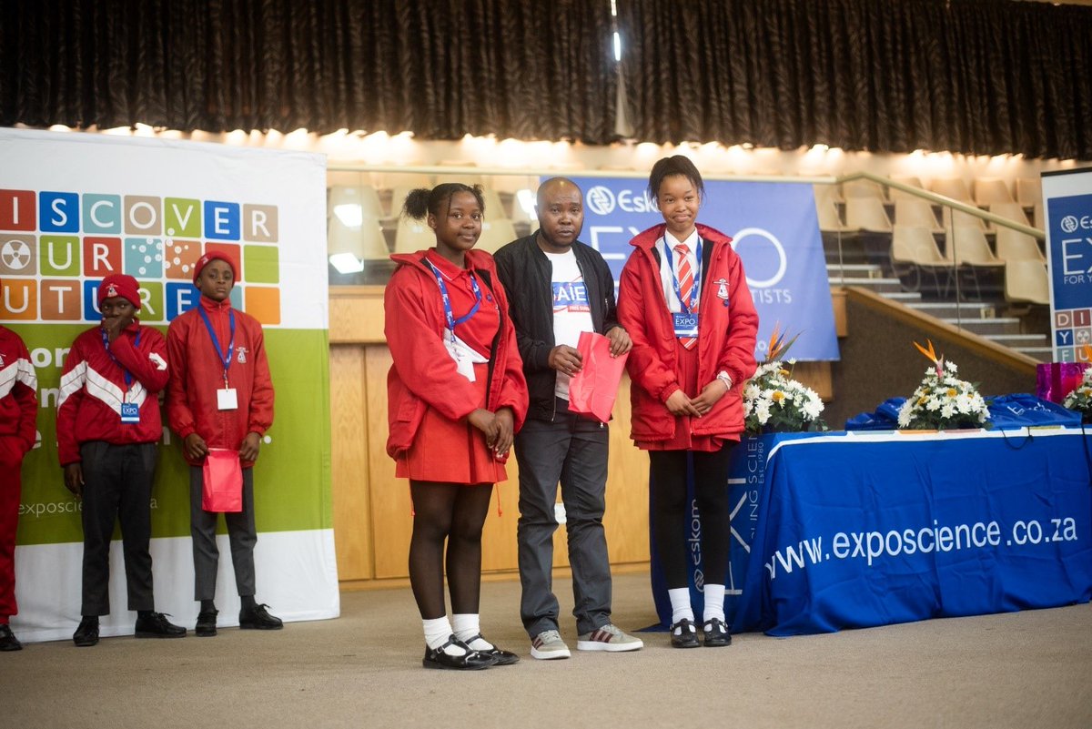 Exposcience's tweet photo. The collaboration between CUT, Eskom Expo, and SAIEE successfully exposed learners to cutting-edge robotics technologies and equipped them with valuable skills. Through hands-on experience in building and programming robots, facilitated by Mr. Lucky Mokalusi, the learners engaged in team challenges that enhanced their creativity and problem-solving abilities.

Their interactions with experienced mentors, including a visit to CUT’s SciencePark (Fablab), provided them with practical insights into technologies like 3D printing and laser cutting. Certificates of participation, signed by Prof. Alfred Ngowi, Deputy Vice-Chancellor: Research, Innovation & Engagement, were awarded to all participants. Read more: https://t.co/XlwGxb6ib7
#DiscoverEskomExpo #STEMeducation #youngscientists #InspiringMinds #FutureScientists #STEM