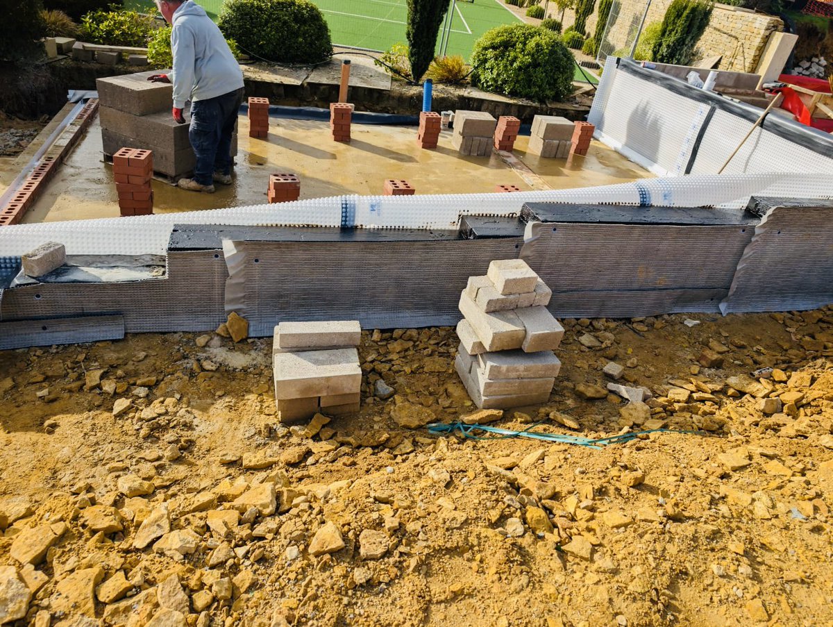 BasementCellar's tweet photo. Providing the waterproofing for this new build guest house in the Cotswolds for J Rigg Construction. External Type A with protective membrane installed to retaining wall, with an internal Type C cavity drain membrane to provide a watertight habitable space.
#waterproofing https://t.co/O4C0gZACaf