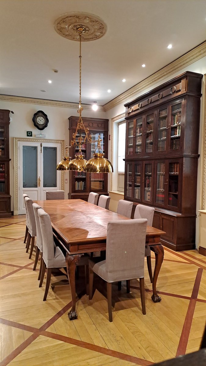 MRomanticismo's tweet photo. 📚 Mañana celebramos el #DíaDeLasBibliotecas con una visita a la nuestra en la que mostraremos algunos libros de viajeros y viajeras del Romanticismo, como Edward H. Locker, Thomas Roscoe, J. Charles Davillier o Elizabeth Murray.
¡Quedan algunas plazas! 👇
https://t.co/i71GUEaJf2 https://t.co/2HHAeq8JAP