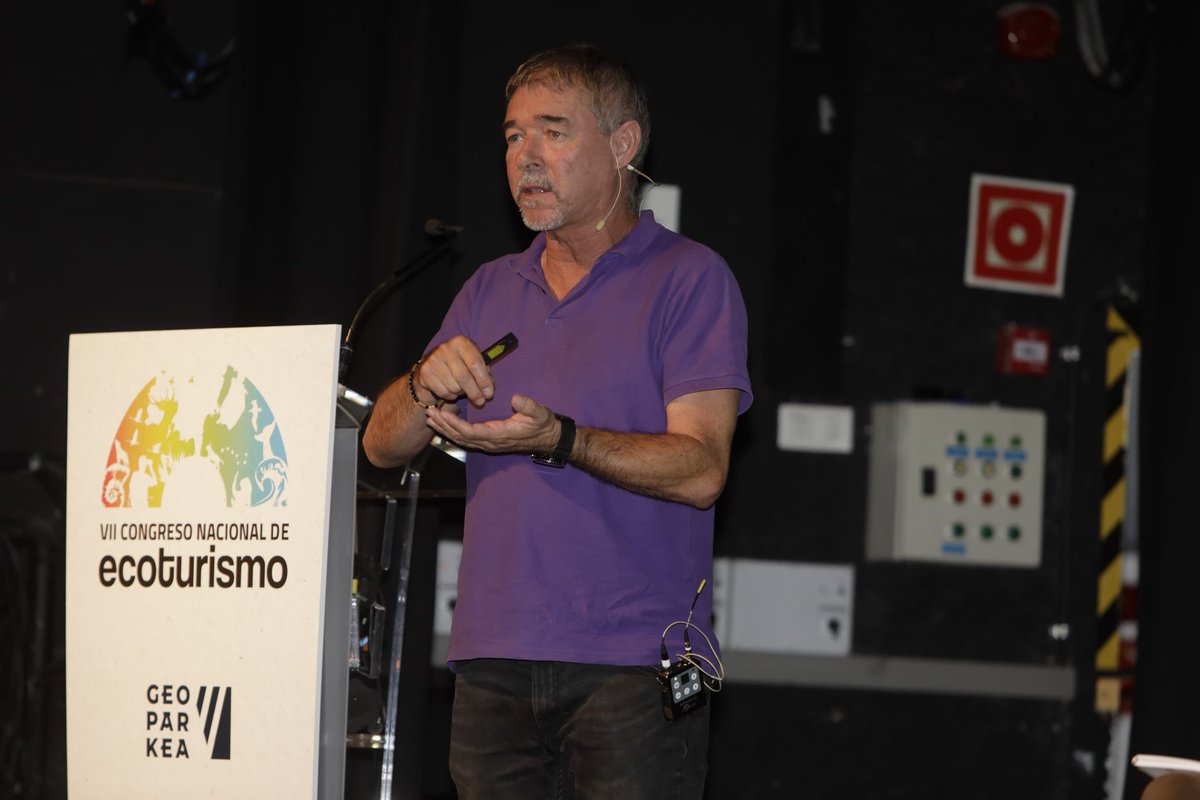 ¡Cuánto hemos aprendido en la mesa redonda sobre la importancia de la interpretación en el #ecoturismo! Vamos con la ronda de preguntas  #congresoecoturismo24