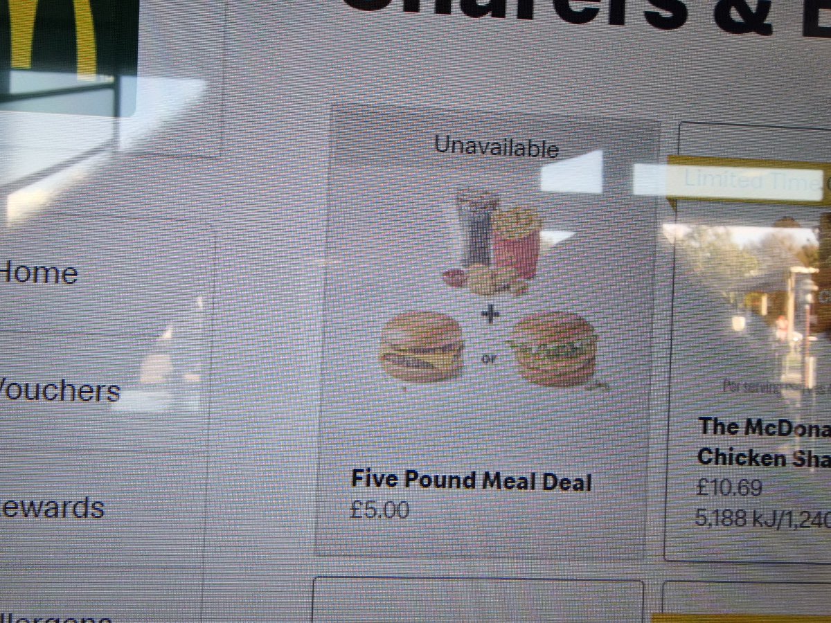 Has anyone found a <a href="/McDonaldsUK/">McDonald's UK</a> <a href="/McDonalds/">McDonald's</a> doing the 4 Faves for £5? None of my local branches are offering it! Advertised everywhere, nowhere doing it. #mcds #mcdonalds