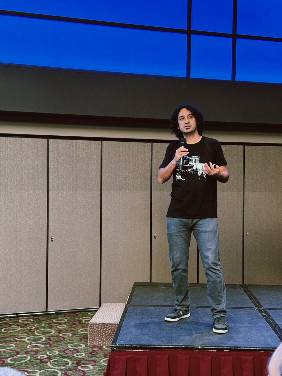 Claire Giordano ✨ tweet media