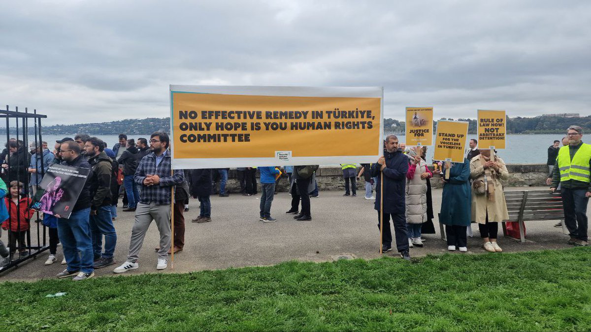 BOLDmedya's tweet photo. ADALET HAKTIR, SUSMA HAYKIR
@sosyalmozaik_at Hep birlikte Cenevre'de BM'nin önündeyiz. Amacımız Türkiye’deki insan hakları ihlallerini duyurmak. Sloganımız “Adalet haktır, susma haykır”. AdaletHaktır SusmaHaykır https://t.co/yEXO9BmvJO