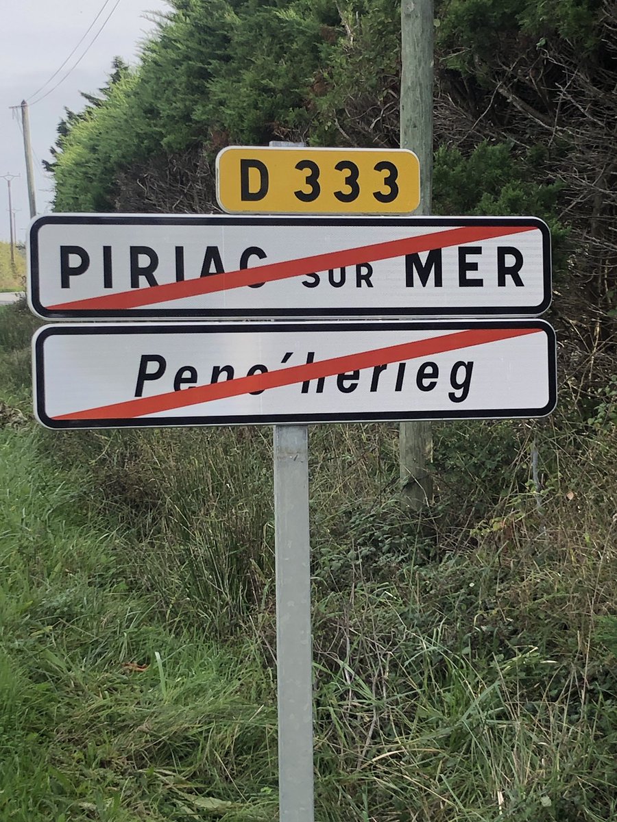 C’était l’une des dernières communes de la presqu’île guérandaise à ne pas avoir de panneaux bilingues, bravo Piriac-sur-Mer pour ces nouveaux panneaux ! #44BZH <a href="/PiriacSurMer/">Piriac-sur-Mer</a>
