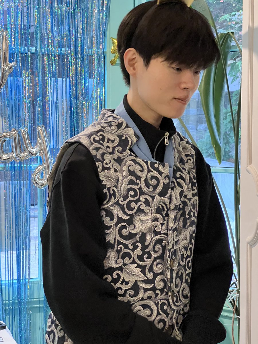 #Happy_Deft_Day
#Dear_my_unbreakable_star
#계속_반짝일_혁규의_이야기
#중요한_것은_소중한_당신의_생일

혁규야 생일 축하해🩵💙