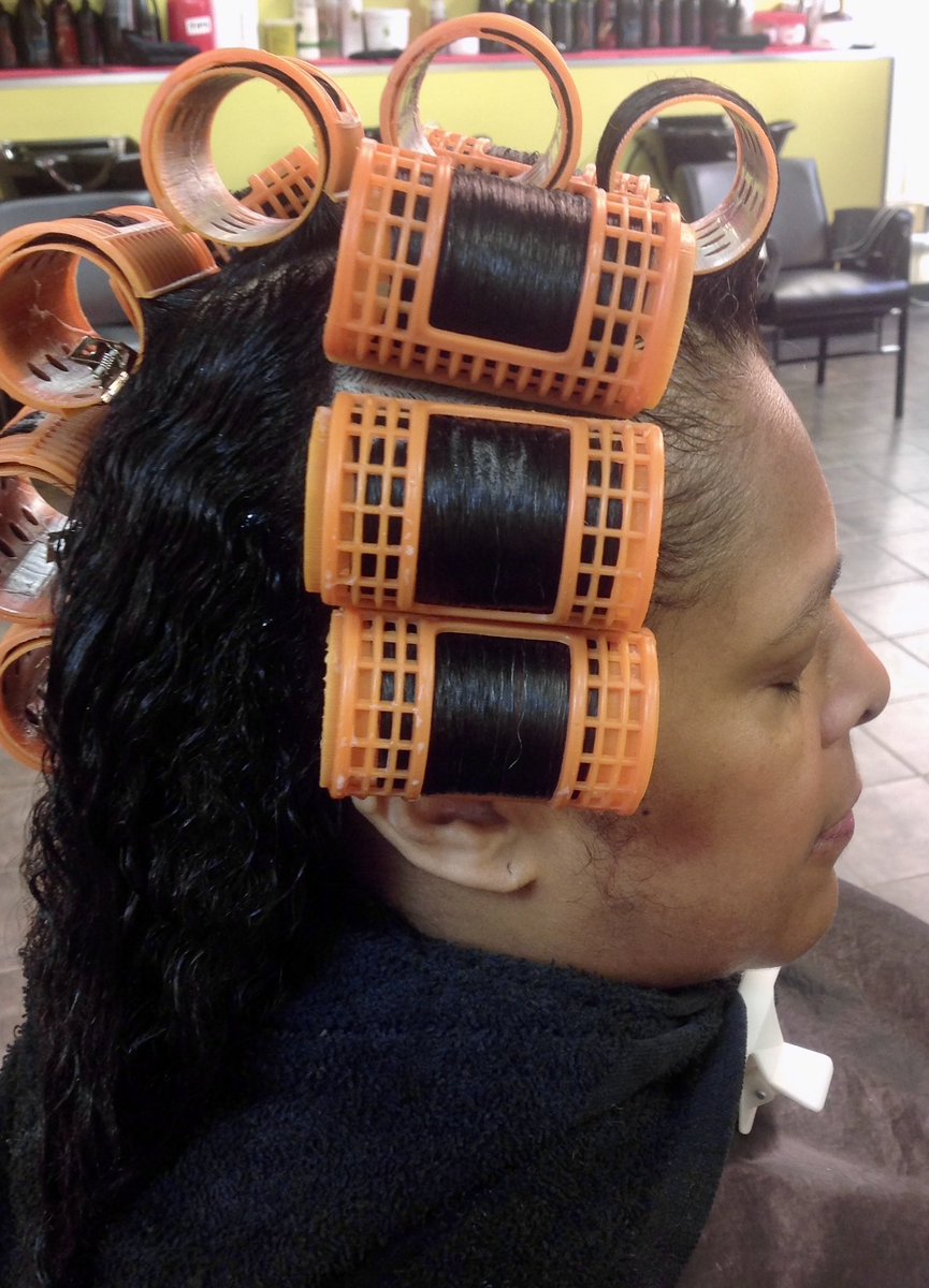 machair2003's tweet photo. The Steps of a Basic Set!… Swipe ⬅️
.
.
#macvsdcsalon #hair #blessedhands #basicset #cosmetology101 #dmvhair #rollerset #rollerwrap #blackhair #blackhaircare #dmv #healthyhair #dmvhairstylist #bowie #bowiemd #longhair #classes #hairclass #cosmetology #cosmetologist https://t.co/PPiqcxY74G