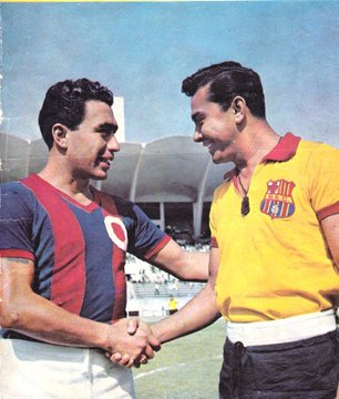 23 octubre 1960, golazo de chilena del uruguayo Rubén Goncálvez para derrotar a Pablo Ansaldo en triunfo de Deportivo Quito 1 a 0 a Barcelona.
En ese mismo partido el guardameta guayaquileño Pablo Ansaldo ataja el 1er penal en historia de torneos nacionales, se lo atajó a Ernesto