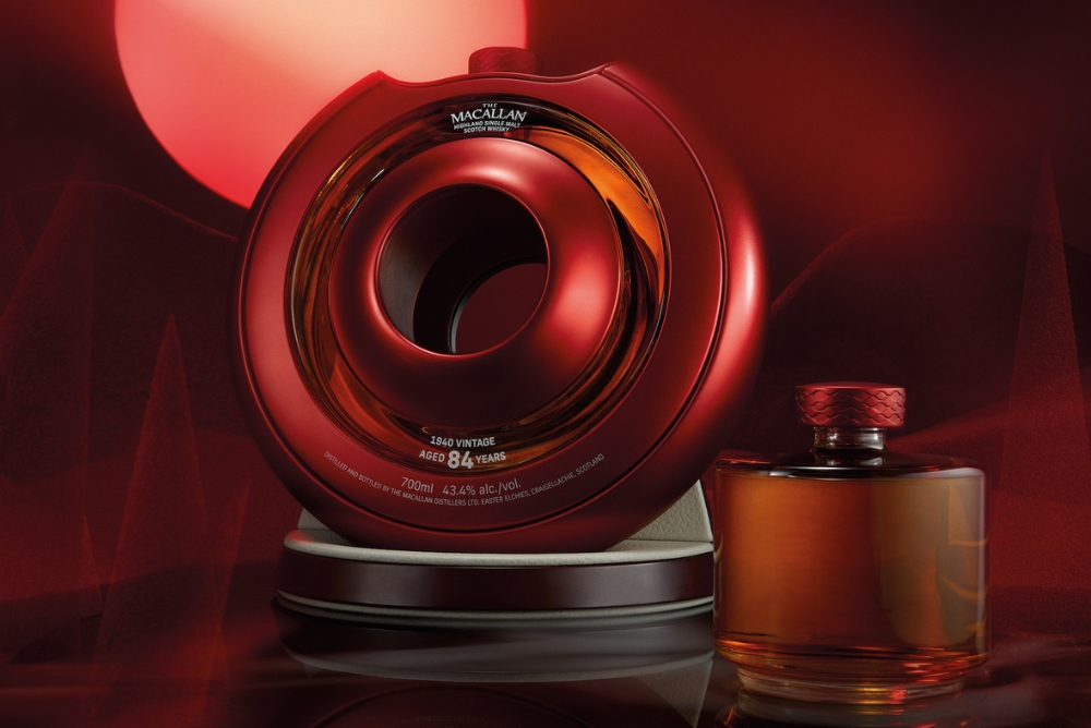 The Macallan embarks on a journey through history with new whiskies: The vessel has been designed with two chambers to hold each of the whiskies. 

The Macallan Time : Space Collection houses two distinct whiskies, one of which is the oldest whisky… dlvr.it/TFdySP