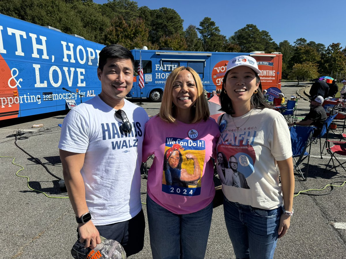 SamforGeorgia's tweet photo. 10 Days Left to Vote Early in GA!
🗳️ Vote Early - Find a location near you at https://t.co/YltmaK4n62
✊🏽 Knock doors with me! - Sign up for a canvass at https://t.co/rxgRKKU764
💪 Let’s finish strong and get out the vote for @KamalaHarris and @GAHouseDems! #gapol #StandWithSam https://t.co/GF6lEI4MbU