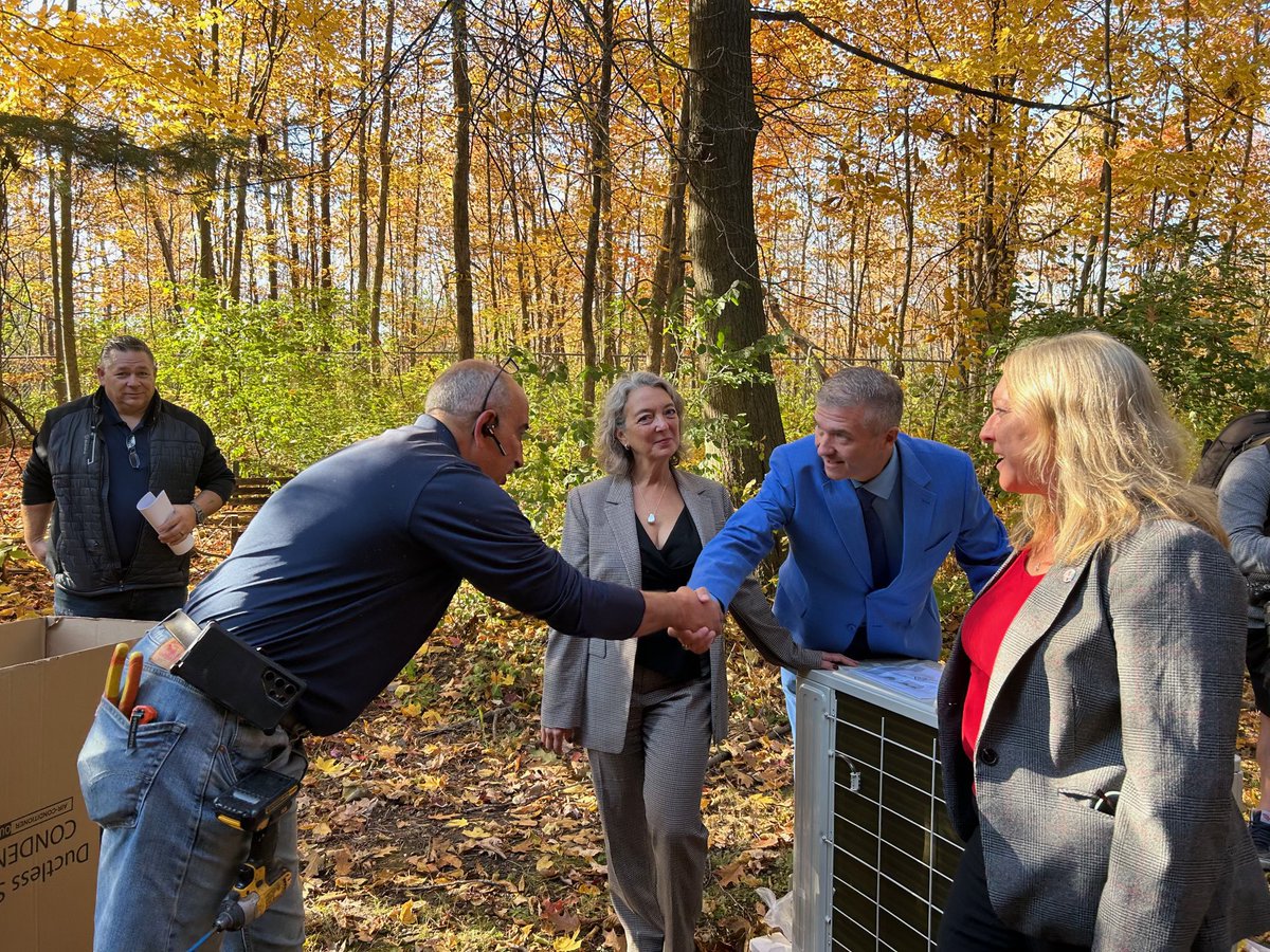 Tim Tierney (@timtierney) on Twitter photo I had the pleasure of joining MP Julie Dabrusin, MP Mona Fortier, and Sharon Coward from <a href="/EnviroCentre/">EnviroCentre</a> to announce a federal investment of $4.3 million in five energy-efficient renovation projects, including $2 million for the EnviroCentre project at Carver Place. 💡🏘️ These I had the pleasure of joining MP Julie Dabrusin, MP Mona Fortier, and Sharon Coward from <a href="/EnviroCentre/">EnviroCentre</a> to announce a federal investment of $4.3 million in five energy-efficient renovation projects, including $2 million for the EnviroCentre project at Carver Place. 💡🏘️ These