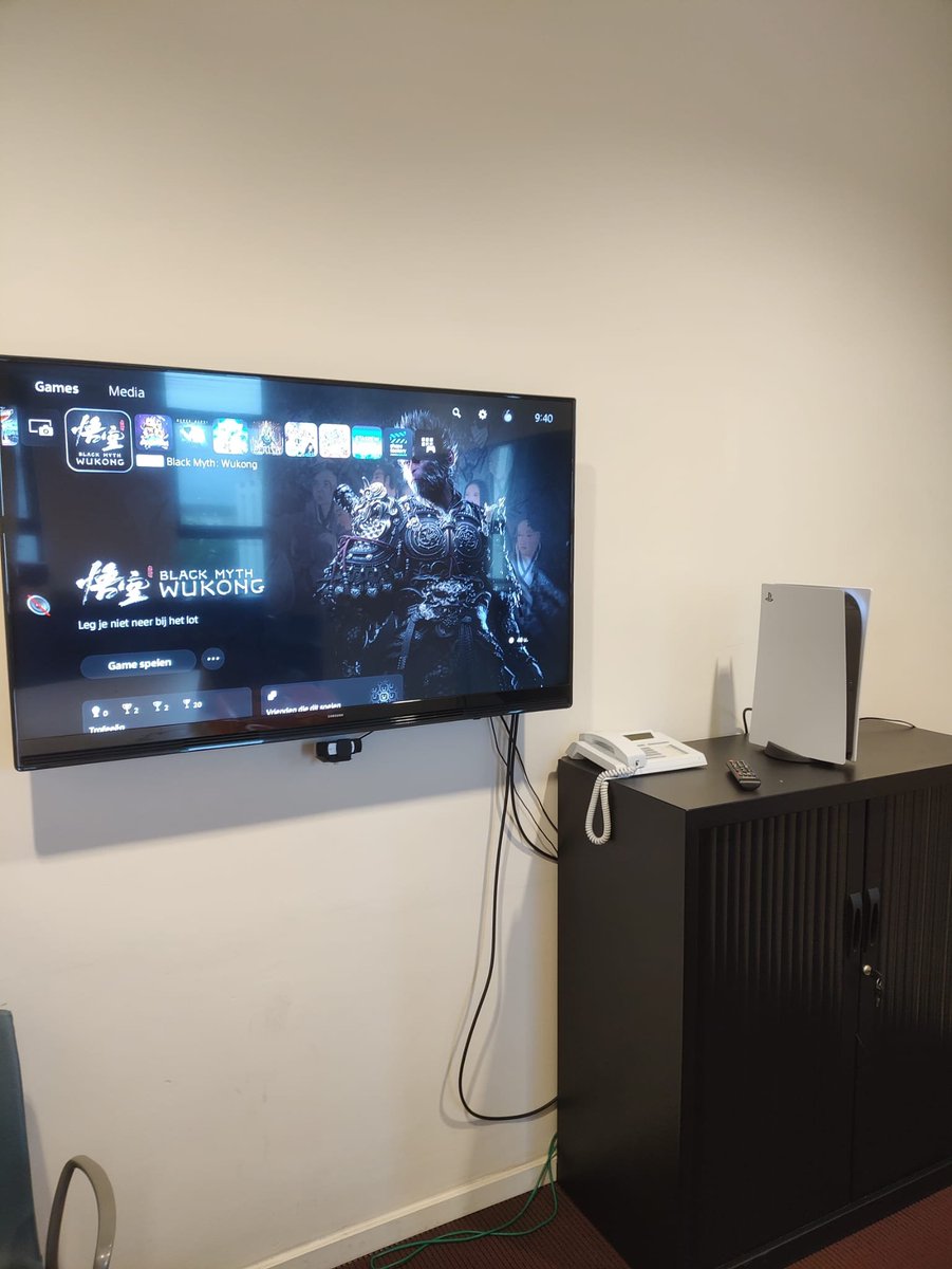 Some snapshots of our DiGRA Belgium symposium at <a href="/ugentlw/">UGent LW</a> last week, featuring presentations by <a href="/larianstudios/">Larian Studios</a> on #BaldursGate3, Jan-Noël Thon on games and narratology, and hands-on demos of Baldur's Gate 3, Black Myth: Wukong, and Hades II! 

Thank you to everyone for joining!