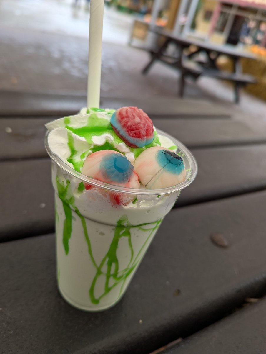 DraytonTalk's tweet image. Some of this year&apos;s Spooky Specials at @DraytonManor !

Some very delicious treats on offer this season. Will you try any?

#DraytonManor #FoodandDrink #Spookyspecial #yummy