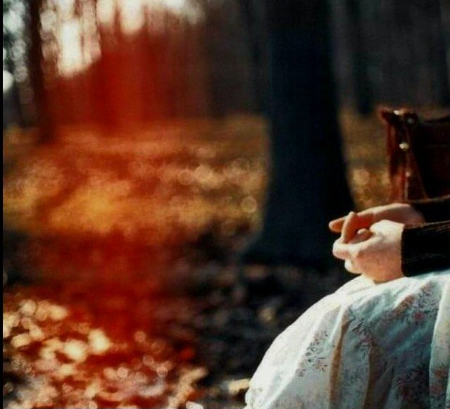 Baxt va uygʻunlikni topish  uchun ayollik  mohiyatingizga qaytish va ayol boʻlishingizga nima xalaqit berishini tushunish muhim ekan.