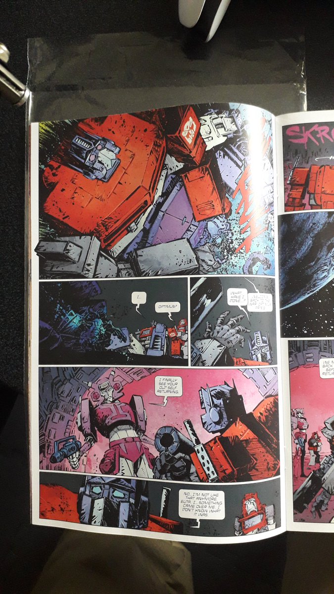 EdzOfPain's tweet photo. LOL Prime went full on "Must protect Earth at all cost mode". LMAO RIP Shockwave. Killer issue of Transformers #TransformersOne #Transformers #OptimusPrime #comics #comicreading #comicnerds #comicsforlife https://t.co/vn8atYmcXQ