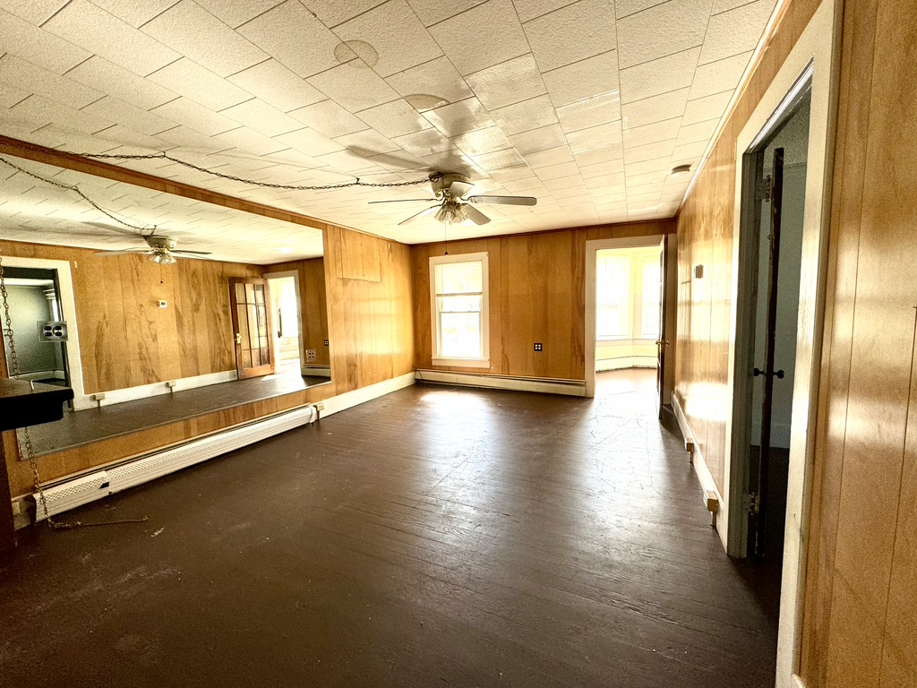 NYLandQuest's tweet image. HOUSE with STUDIO APARTMENT in Bolivar NY.  Charming and well-cared-for home perfect for those looking for a cozy family space with the added bonus of a separate studio apartment.  $69,900.  nylandquest.com/property/lq115… @NYLandQuest #house #apartment #southerntier #NewYork