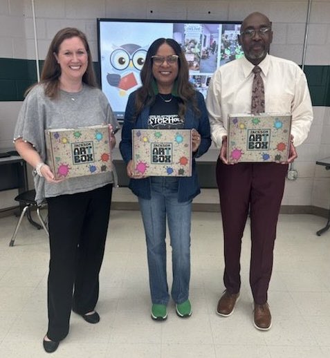 We would like to thank Dr. Delita Johnson from the Jackson Arts Council. She donated art supplies to our school. 👩🏾‍🎨❤️🐉#JMCSS #GoDragons