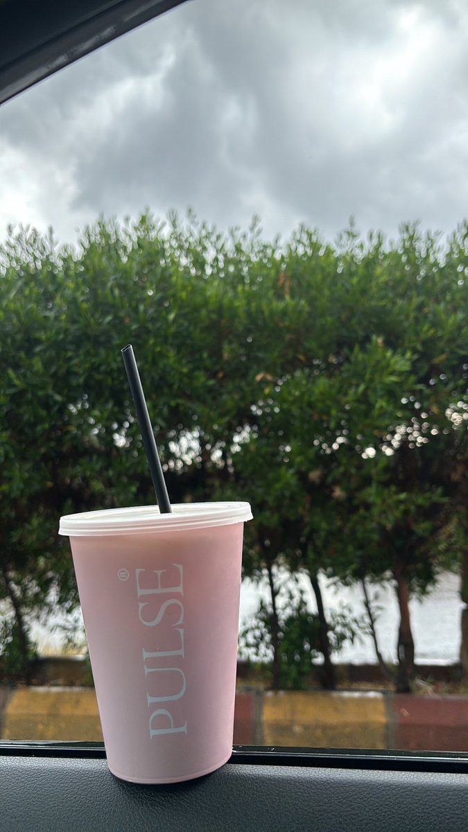 REM_P92's tweet photo. 🌧️💞 https://t.co/JkoC0aSOYv
